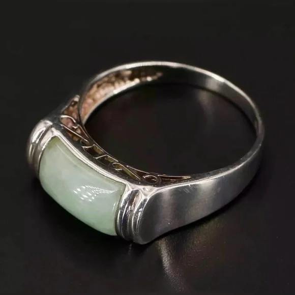 VINTAGE Green Jade Cobochan Bar  Ring - Sterling Silver (marked 925) Size 9.5 - Picture 3 of 4